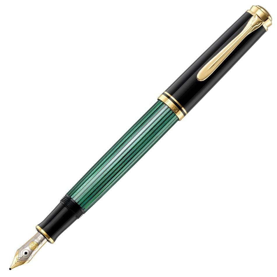 Pelikan Souverän M400 green fountain pen with its gold nib visible